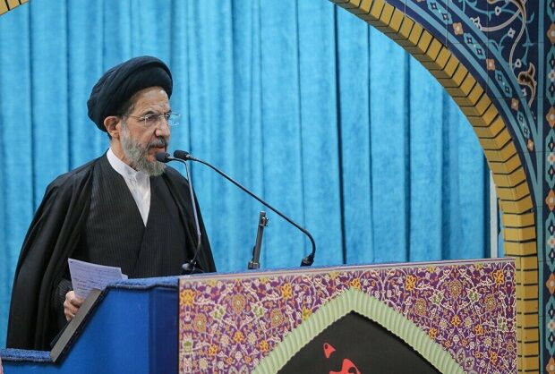 ابوترابی فرد: وحدت مطالبه رهبری از جان‌فدایان وطن است/ علم، اقتدار می‌آورد