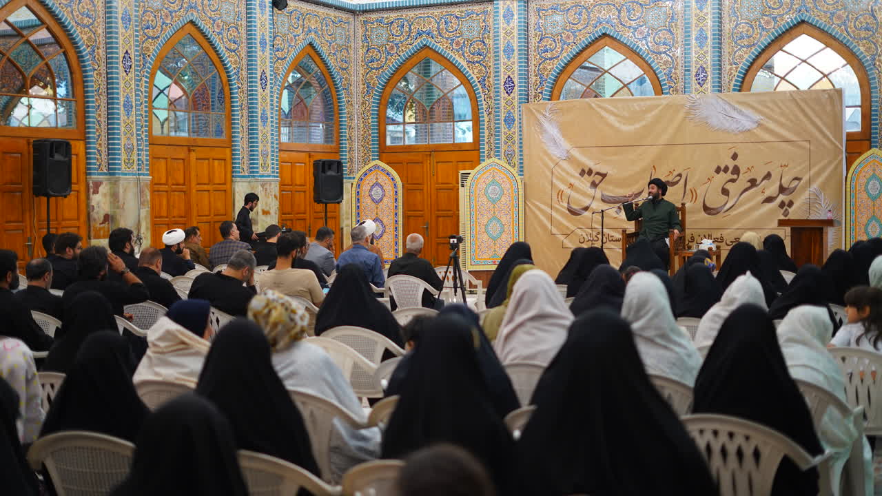 تقوا در تشکلهای فرهنگی صرفا یک مسئله فردی نیست