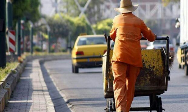 عرق شرم نداری روی پیشانی کارگران شهرداری/ حقوقهایی که پرداخت نمیشود