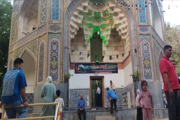 مساجد غرب استان اصفهان میزبان زائران رهبر شهید هستند