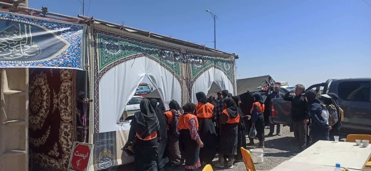 میزبانی از زائرین رضوی در موکب شهدای بخش رادکان چناران