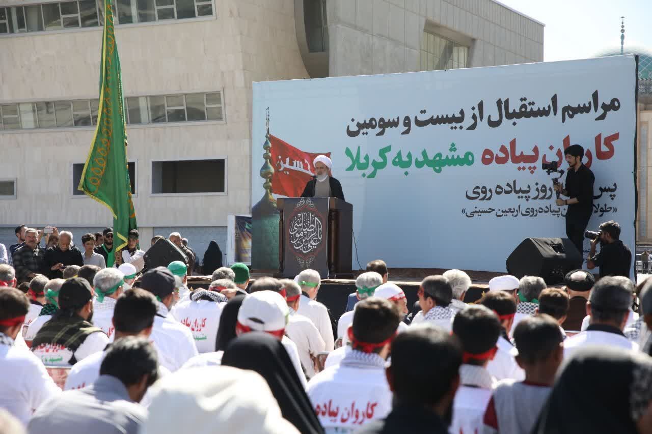 استقبال باشکوه مشهدیها از کاروان پیاده مشهد به کربلا