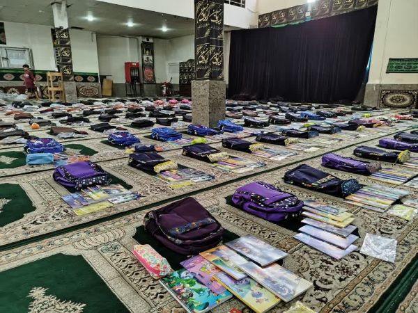 تدارک بچههای مسجد برای دانشآموزان نیازمند