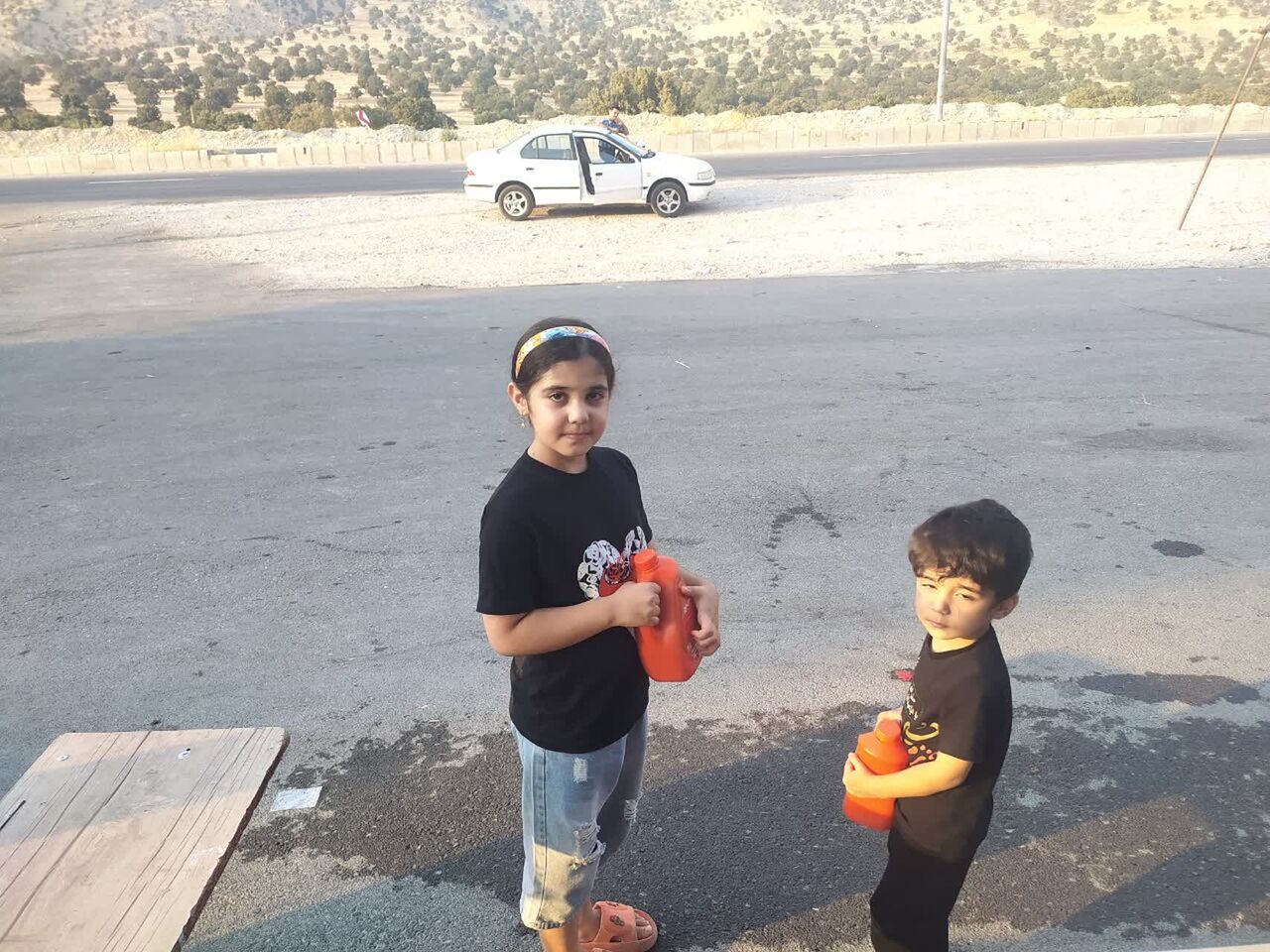 این مسجد با هزینه مردم و داوطلبانه مدیریت میشود