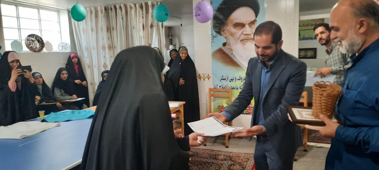 فعالیتهای کارآمد و بهروز قشر نوجوانان را به مسجد جذب میکند