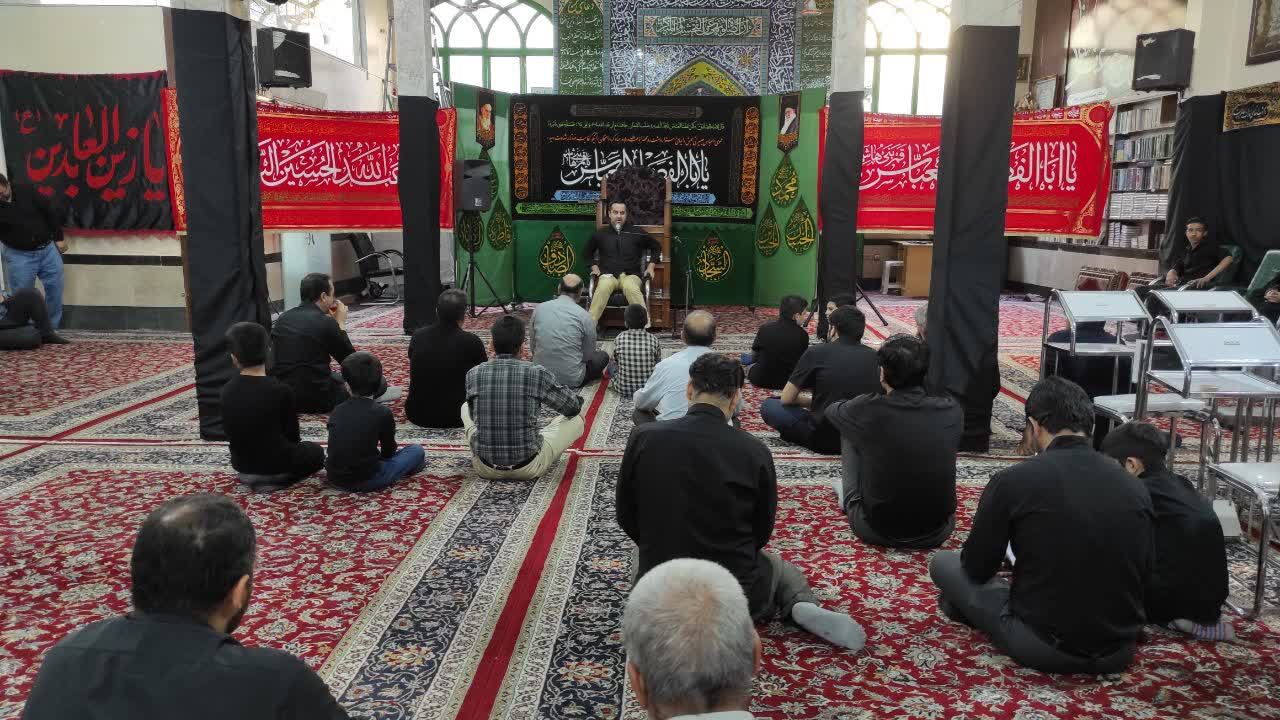 نوجوانان تکیه صاحب الزمان(عج) مشهد آداب خدمت و کار تشکیلاتی میآموزند