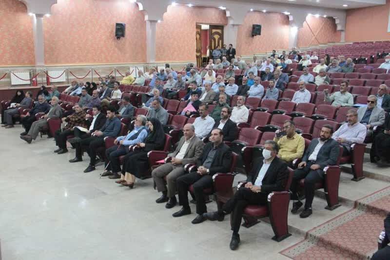 تشکلهای شاهد و ایثارگر رفتارهای ایثارگرانه و مطالبهگر در جامعه داشته باشند