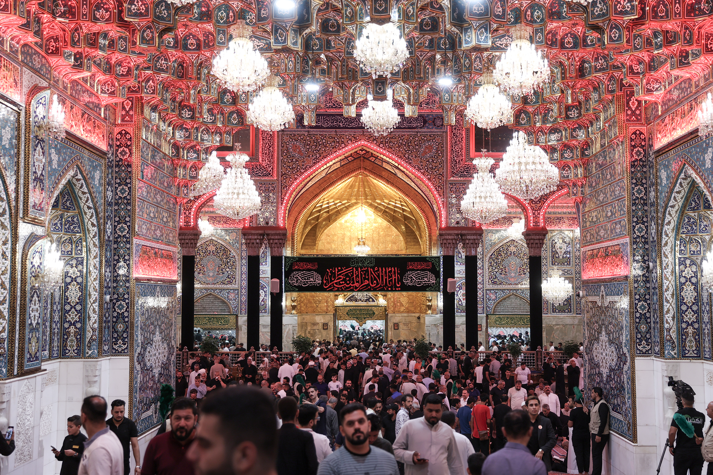 تشرف پزشکیان به حرم امام حسین (ع) و ابوالفضل العباس (ع)