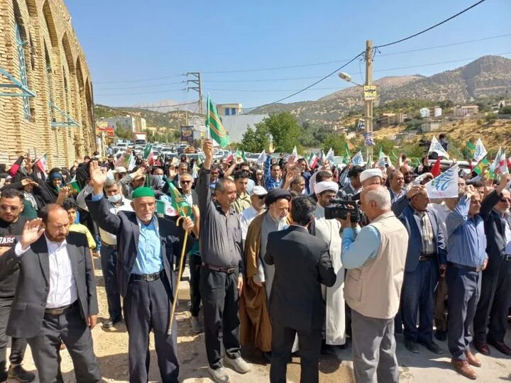 برگزاری کاروان شادپیمایی و تجلیل از ۷۷ نفر