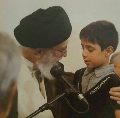 از خطاطی در مسجد تا ساخت بمبهای الکترونیکی