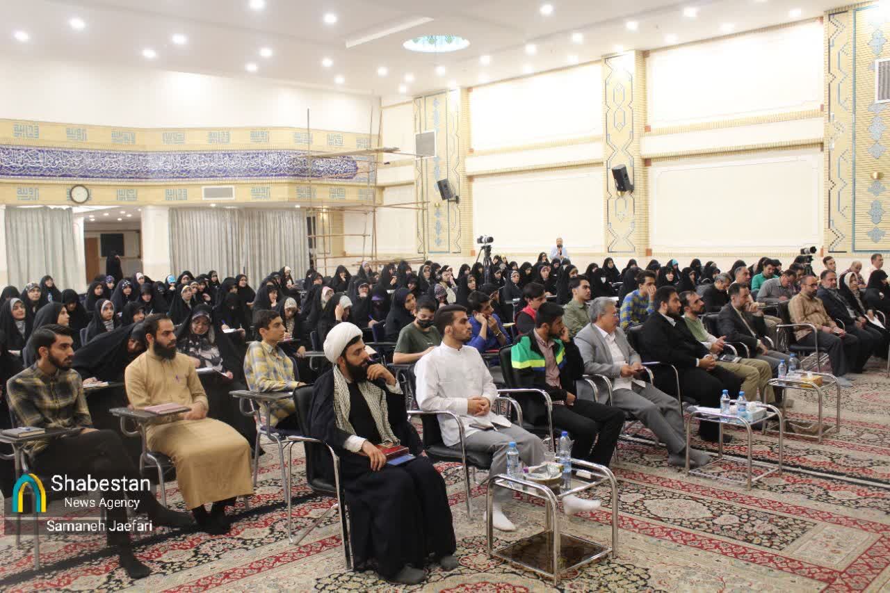 قرآن، محور وحدت و انسجام امت اسلامی است