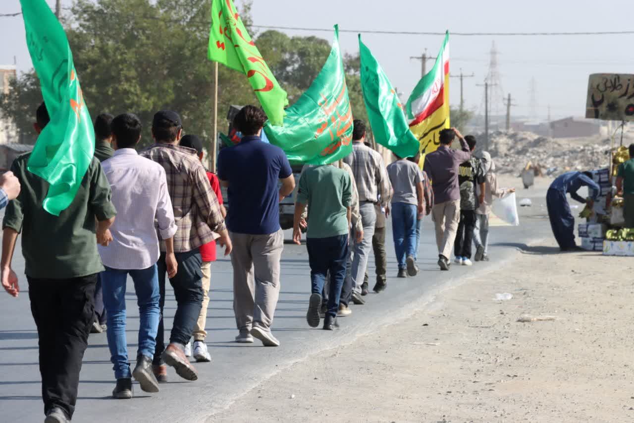 پیاده روی معنوی از مسجد تا امامزاده رسمی که شهید انصاری پایه گذاری کرد