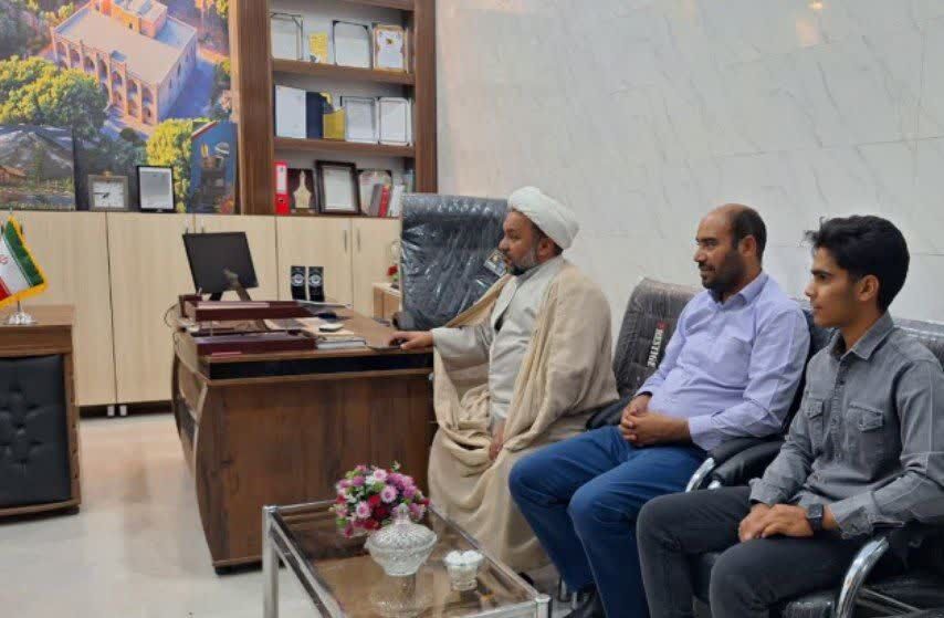 نقش رسانه در مقابله با سیاهنمایی دشمن