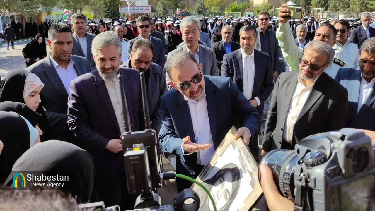 سال تحصیلی با نواختن «زنگ مهر» و «زنگ ایثار و شهادت» در مدارس مشهد آغاز شد