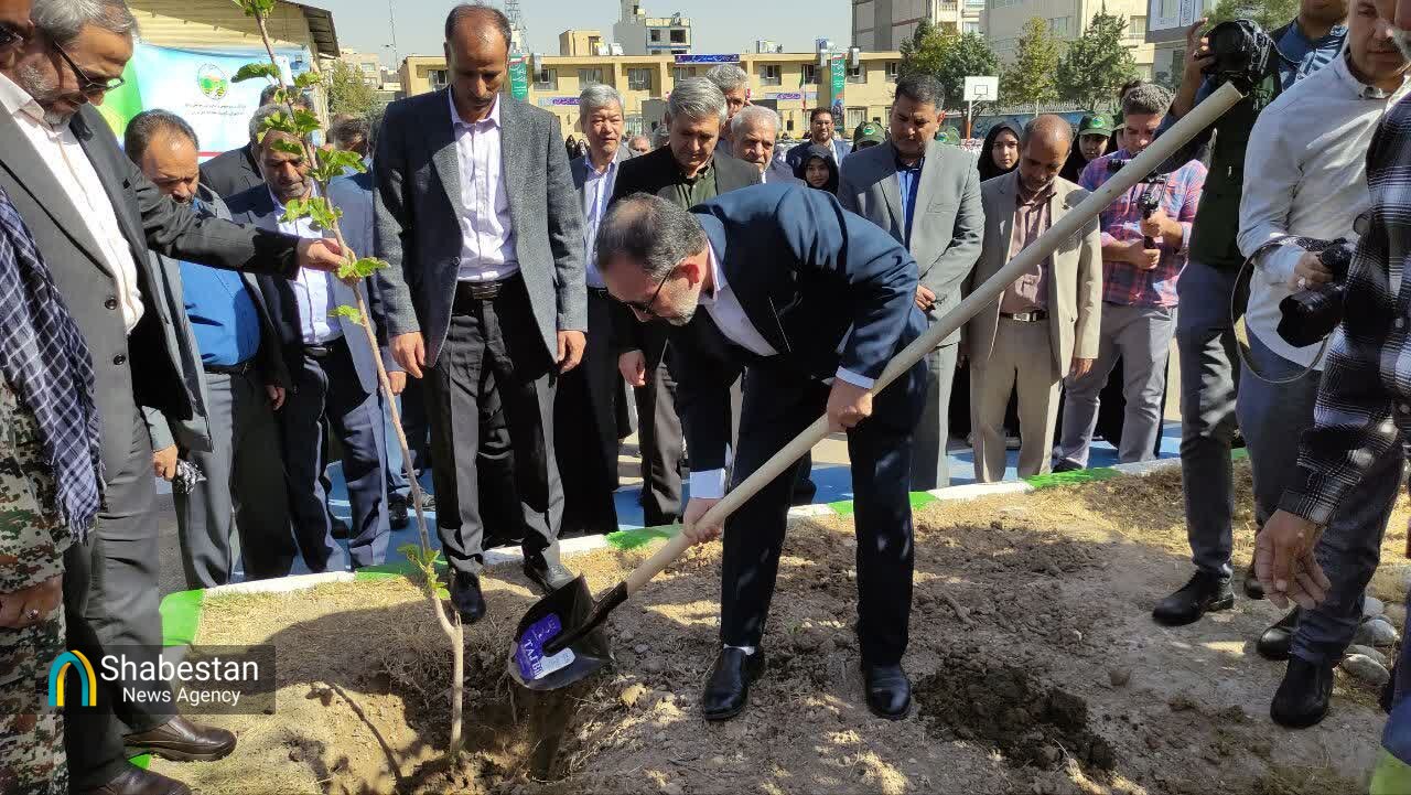 سال تحصیلی با نواختن «زنگ مهر» و «زنگ ایثار و شهادت» در مدارس مشهد آغاز شد