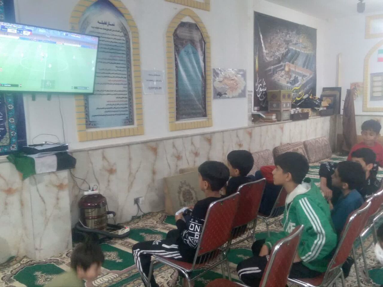 ارائه مشاوره تحصیلی به بچههای مسجد توسط کانون جنت الحسین(ع)