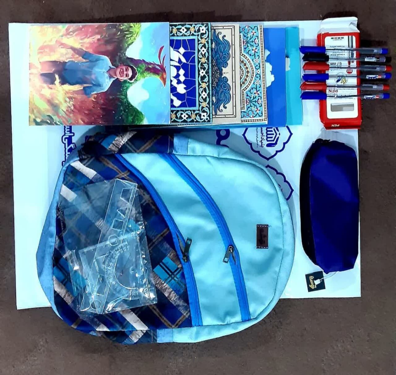 توزیع ۱۰۰ بسته لوازم التحریر بین دانش آموزان نیازمندان در مسجد النبی طاقبستان