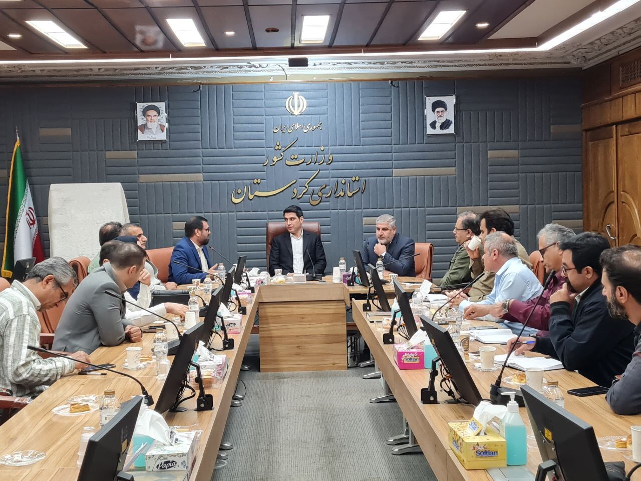 پوستر هفدهمین دوره جشنواره بینالمللی تئاتر خیابانی مریوان رونمایی شد