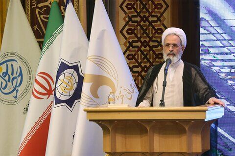 باید از فناوریهای روز در حوزه علوم اسلامی به بهترین شکل بهره برد