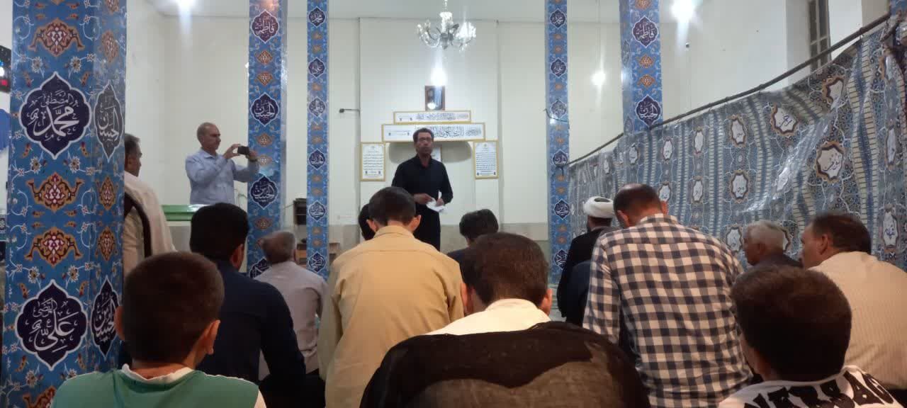 طنین شعار مرگ بر اسرائیل در مسجد قمربنی هاشم(ع) شهرستان گیلانغرب