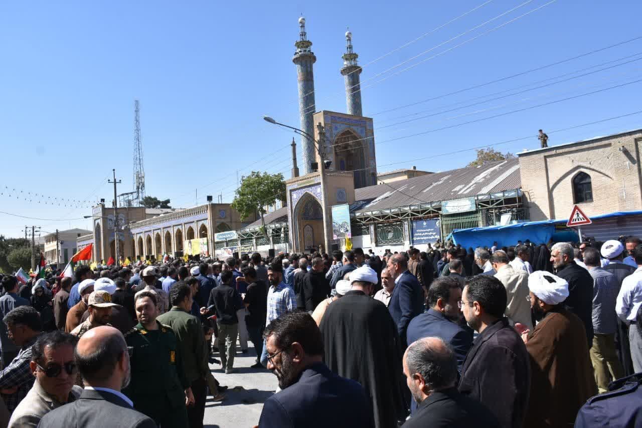 حضور گسترده کرمانشاهیان در اجتماع بزرگ «حزب الله زنده است»