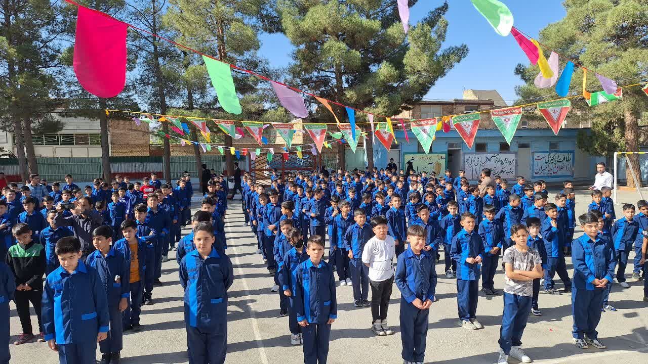 زنگ عاطفهها تجلی همدلی نوجوانان