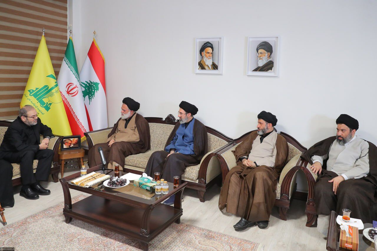 حضور جمعی از فرزندان حضرت آیتالله خامنهای در دفتر حزبالله لبنان در تهران