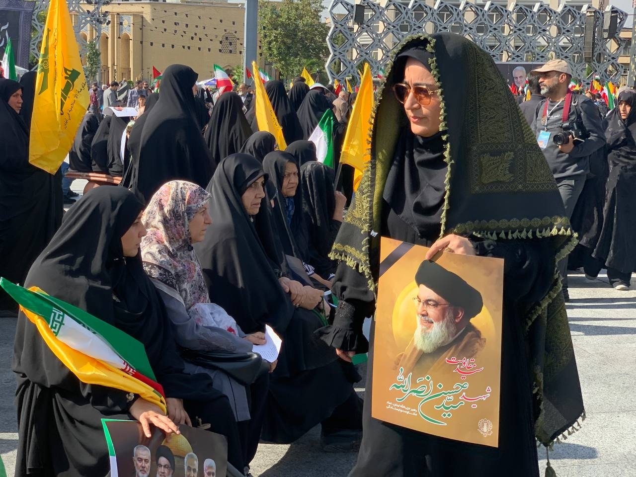 تجمع بزرگ تهرانیها در سوگ «سید مقاومت» /حمایت مردمی از عملیات «وعده صادق-۲»