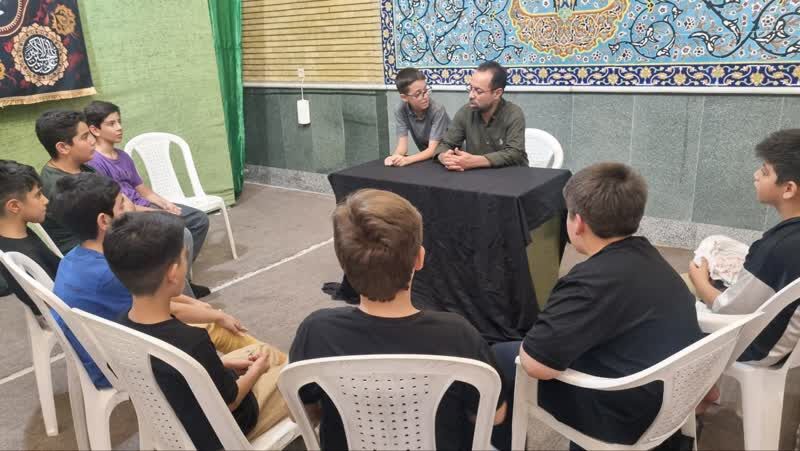 کانون مسجدی که با رویکرد تربیتی ویژه مقاطع سنّی مختلف فعالیت میکند
