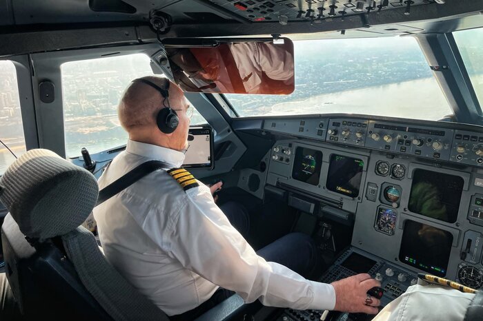 پیام حمایت ملت و دولت ایران را به لبنان میرسانم