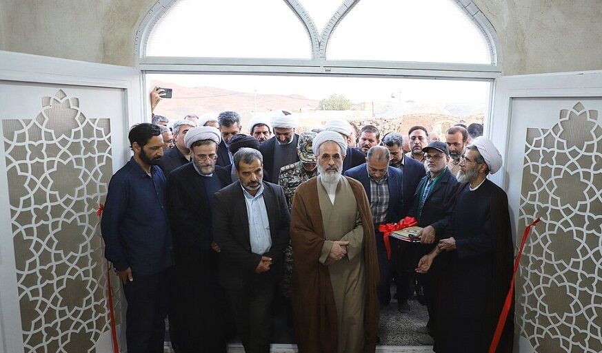 بچهها را با مسجد مأنوس و مساجد را آباد کنیم