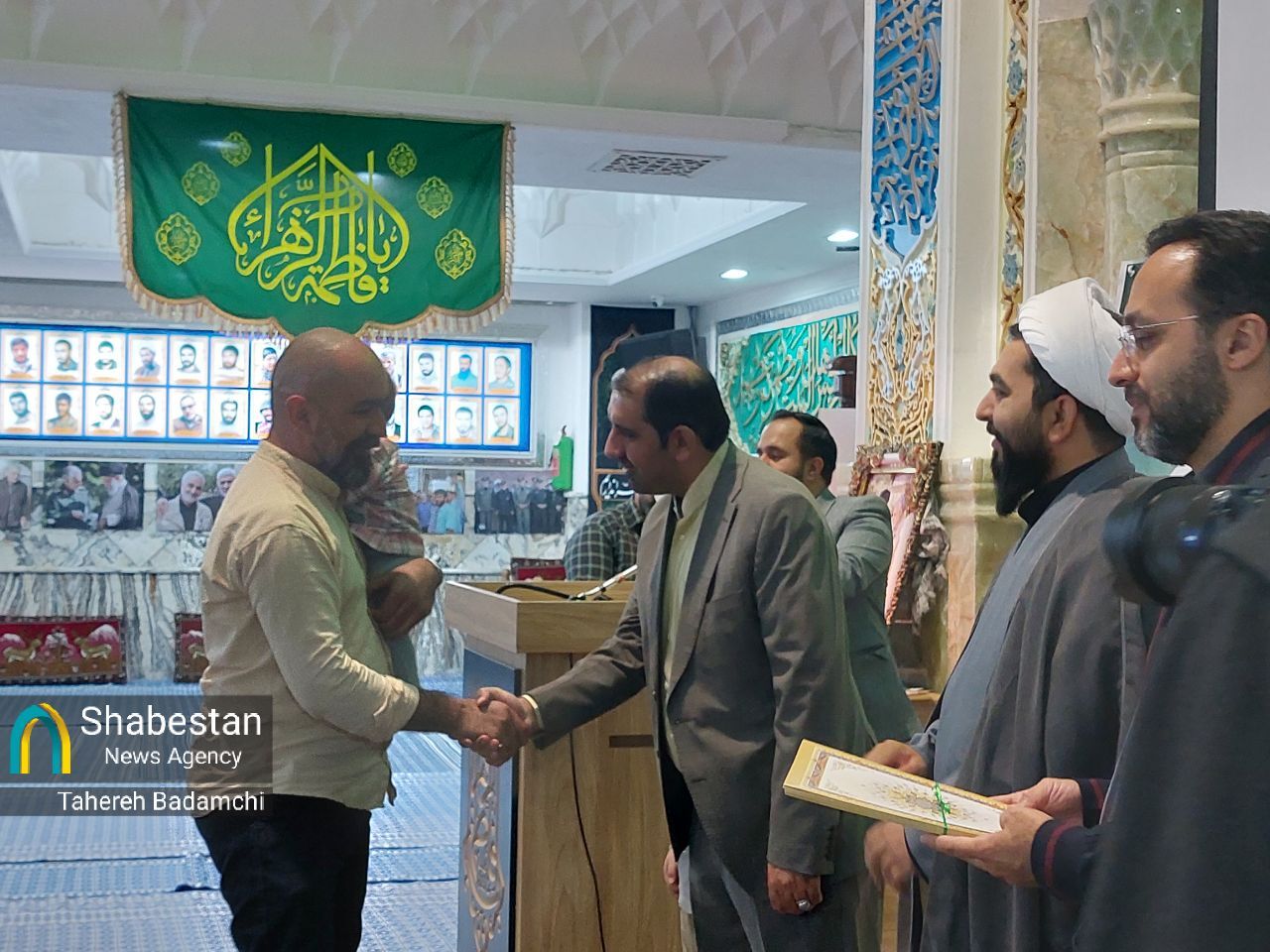 محفل ذکر توسل هنرمندان کرمان به آستان اهل بیت علیهمالسلام در شب وفات حضرت معصومه سلامالله علیها