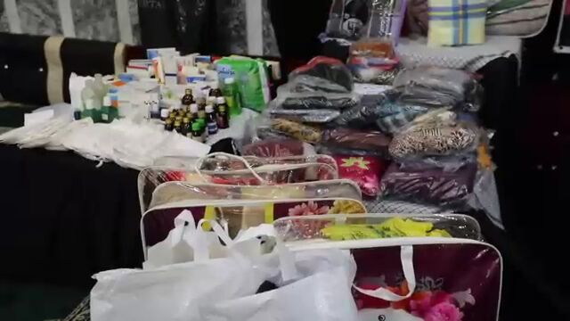 بانوان مسجد موسی بن جعفر(ع) اهواز رج به رج را به امید پیروزی جبهه مقاومت میبافند