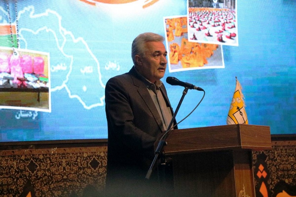 توزیع بیش از ده هزار بسته آموزشی در آذربایجان غربی