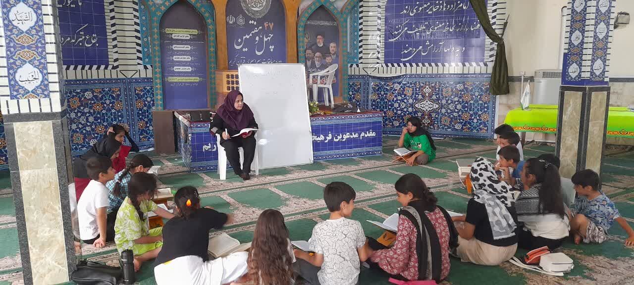 کلاسهای آموزش قرآن کریم در سنندج برگزار می شود