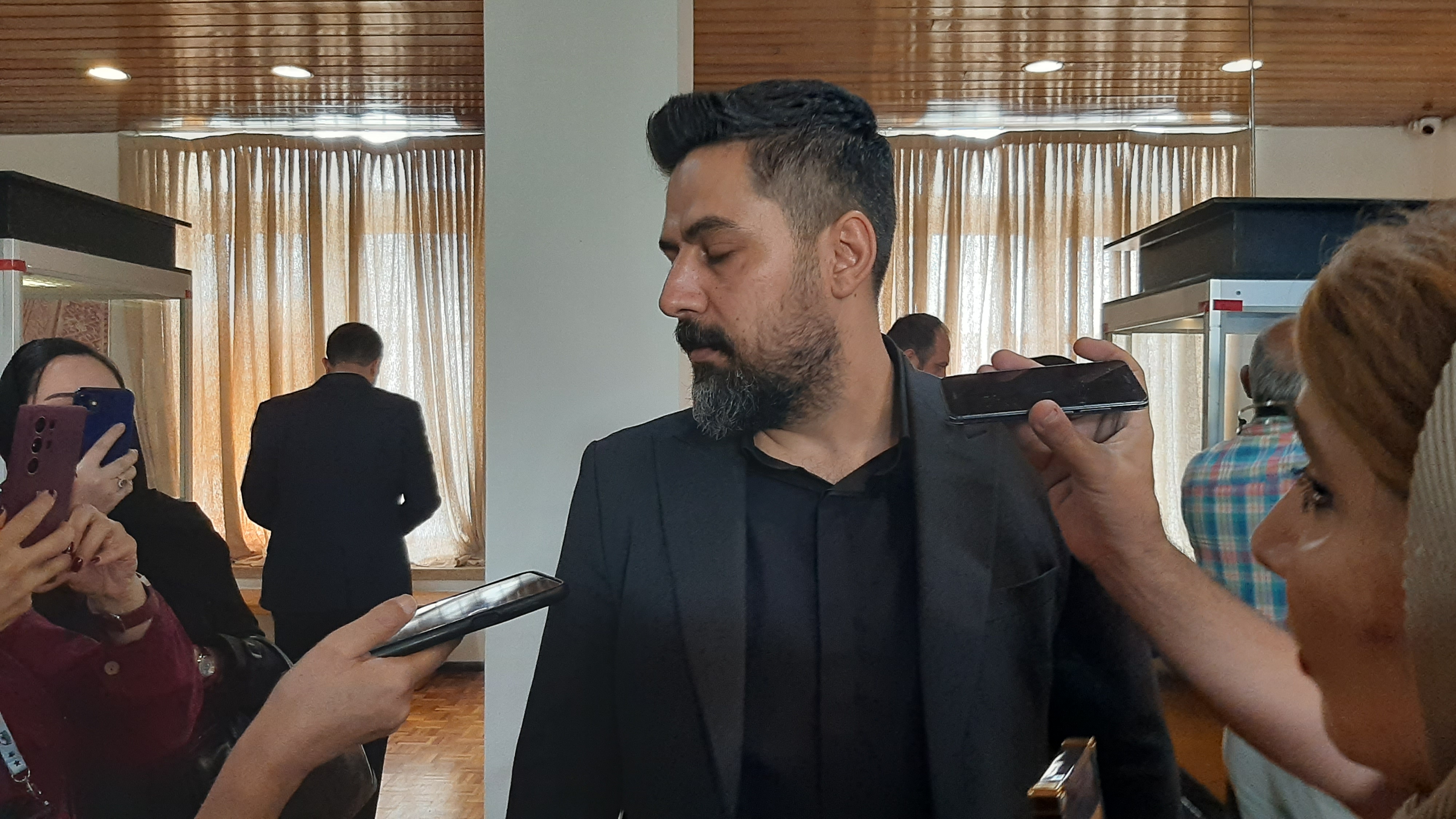 اهداء سکه های تاریخی از دوران باستان تا دوران اسلامی به موزه آذربایجان