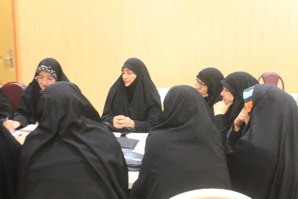 سیزدهمین گردهمایی مربیان طرح چهره به چهره شرق کشور