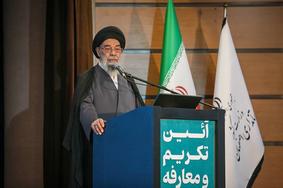 مردمداری، توانمندی و کارآمدی مهمترین شاخصه انتخاب استانداران است