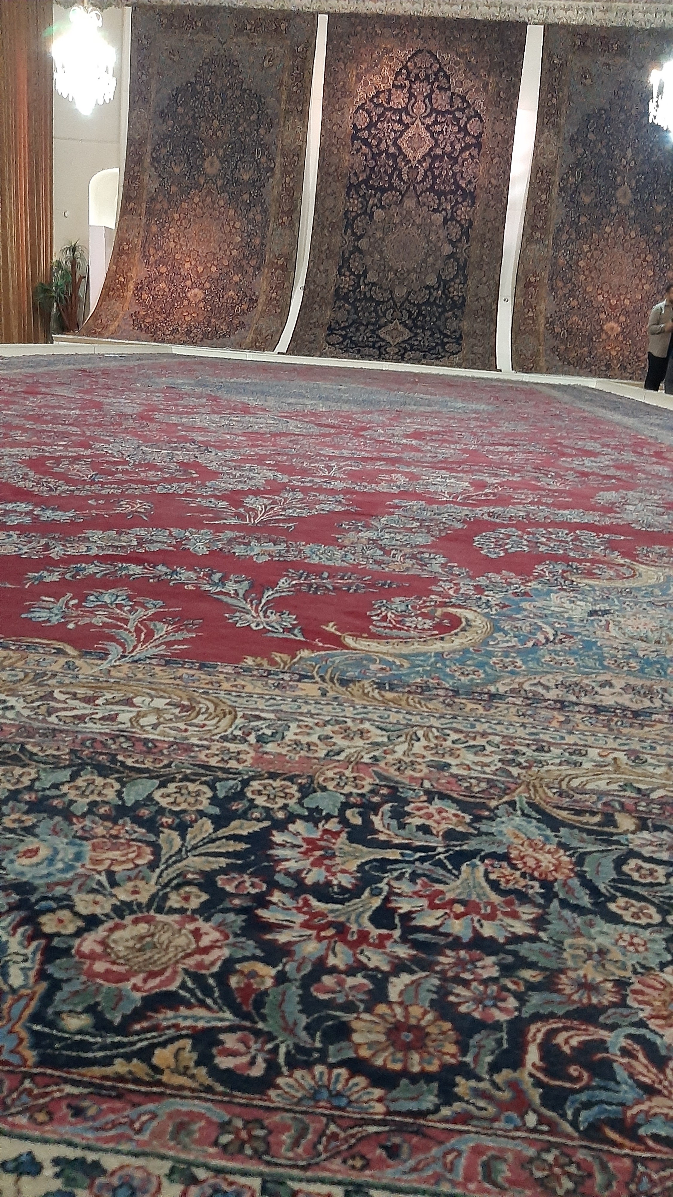 از مجموعه فرش های نفیس قرابتی تا کلید طلایی شهر تبریز