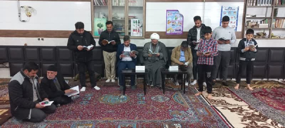 راهاندازی پویش «یک دقیقه کتاب خوانی» در مسجد جامع حاجی پیرلو ارومیه