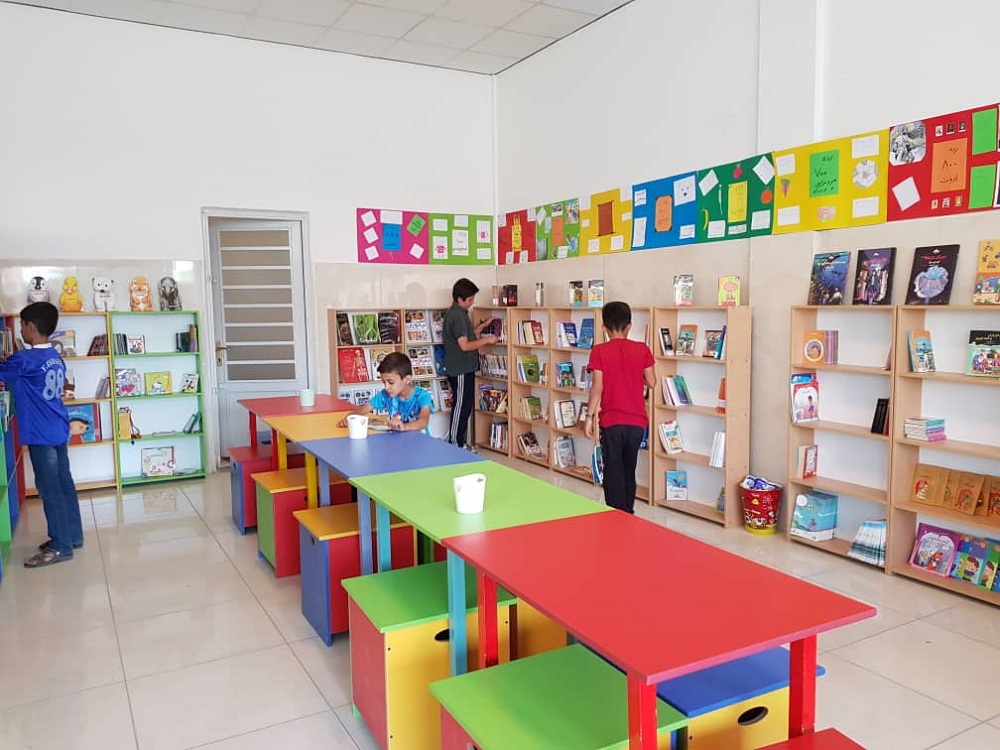 کوچک و بزرگ این روستا دوستدار کتاباند