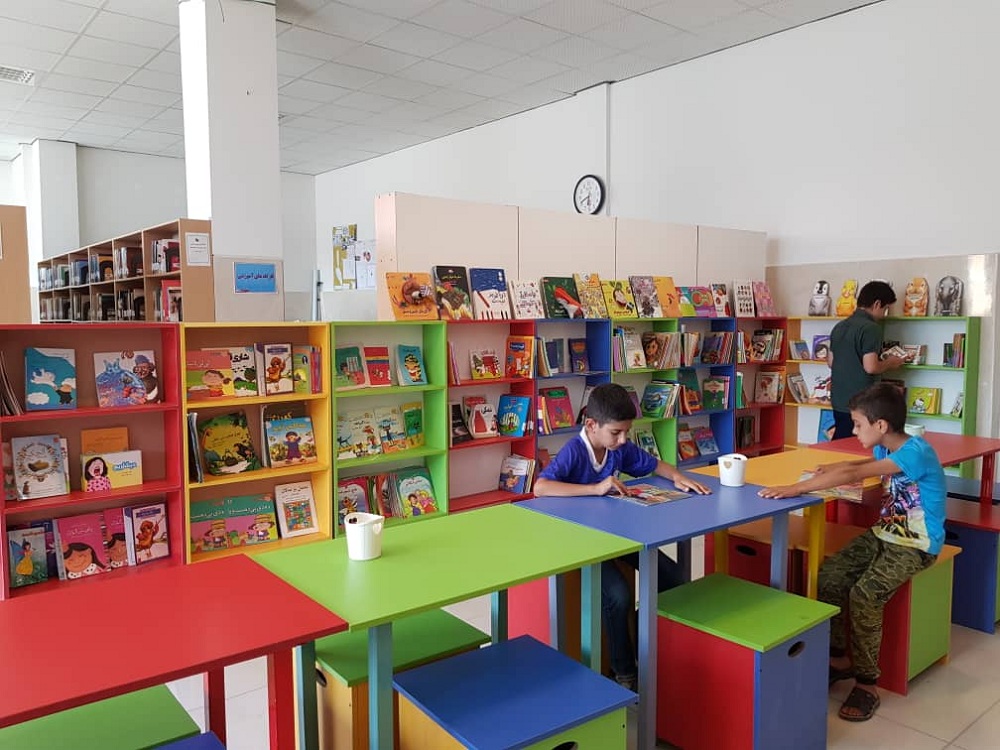 کوچک و بزرگ این روستا دوستدار کتاباند