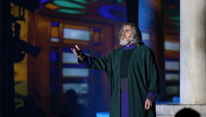 لسان الغیب نمایشی از لایههای درونی حافظ و چالشهای او با زمانه خویش