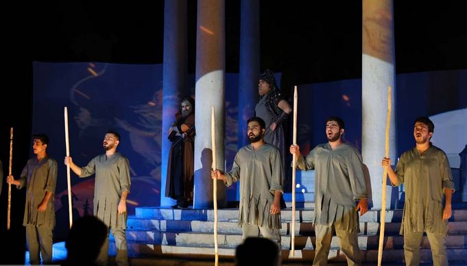 لسان الغیب نمایشی از لایههای درونی حافظ و چالشهای او با زمانه خویش