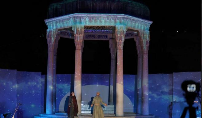 لسان الغیب نمایشی از لایههای درونی حافظ و چالشهای او با زمانه خویش