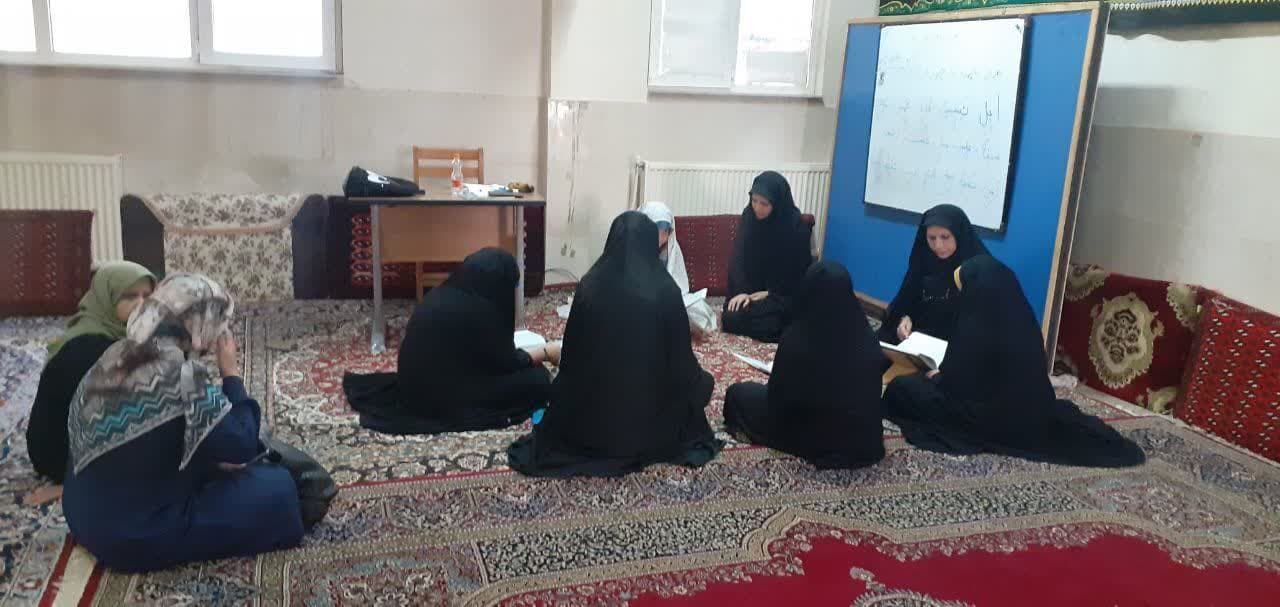 کانونهای مساجد نقشی مهم و اثرگذار در مقابله با تهاجم نرم دشمنان دارند