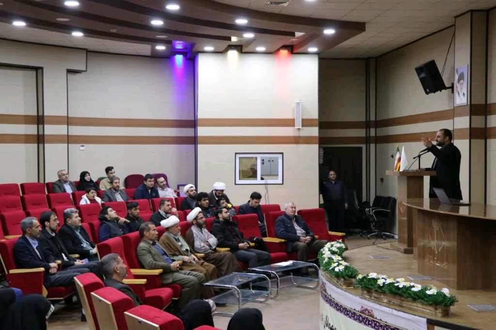 برنامههای قرآنی باید با جذابیت بیشتر در مساجد اجرا شود