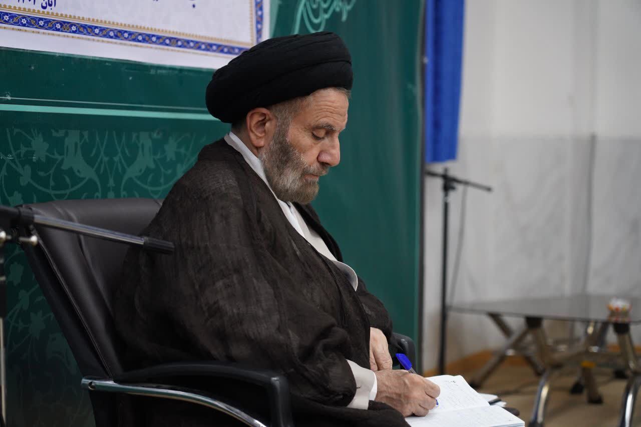 ایجاد فضایی شفاف و روشن را از ضروری ترین وظایف رسانهها است