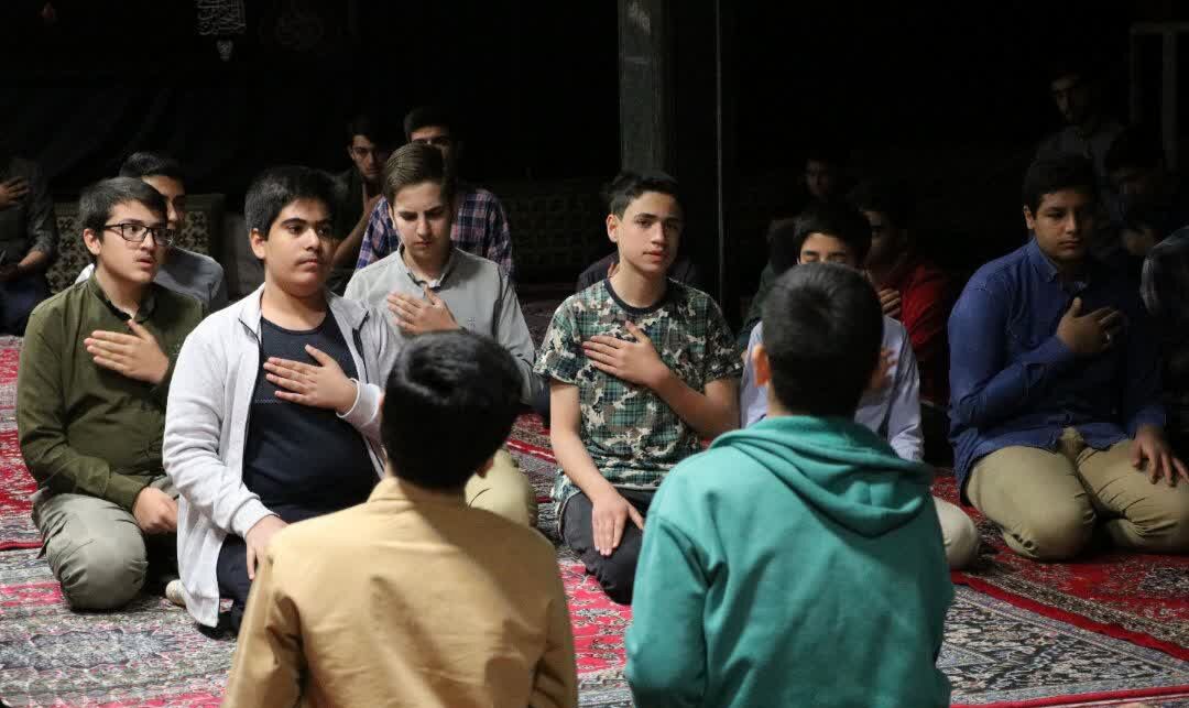 جوانان و نوجوانان سرمایههای انقلاب هستند