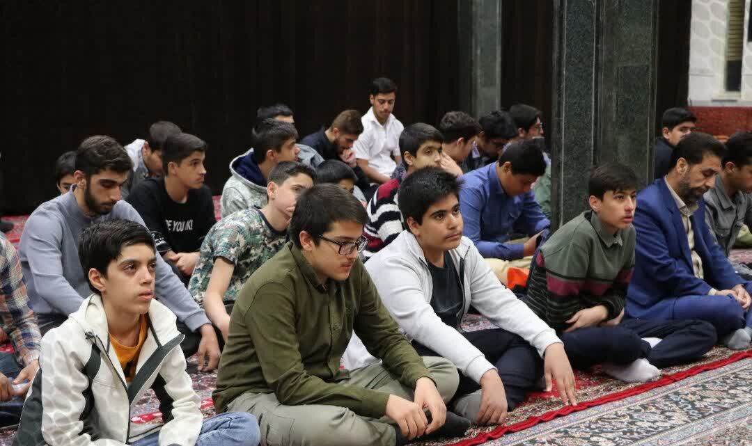 جوانان و نوجوانان سرمایههای انقلاب هستند